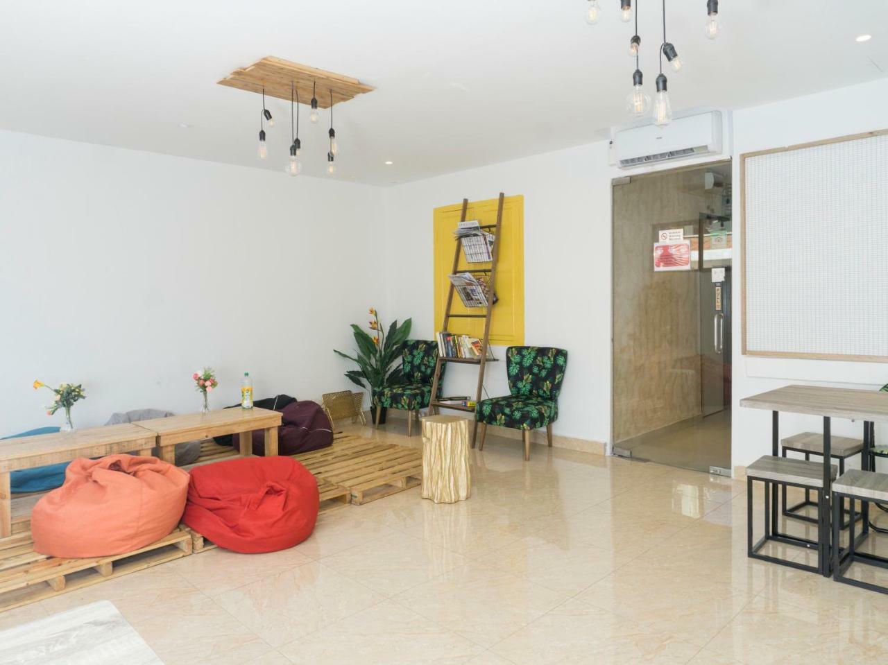 Oyo 90121 Summer House Bed & Cafe Κουάλα Λουμπούρ Εξωτερικό φωτογραφία
